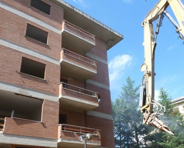 Condominio Via Tratardi - Demolizione